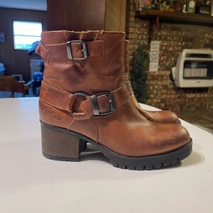 Bullboxer Carly Lester 9 Cognac Brown Leather Booties Lug Sole Biker Moto